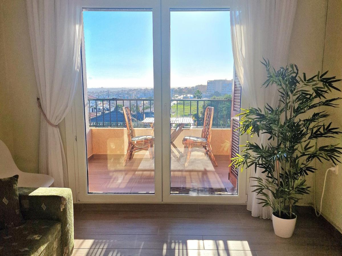Cozy Apartment With Sea View Torrevieja Kültér fotó