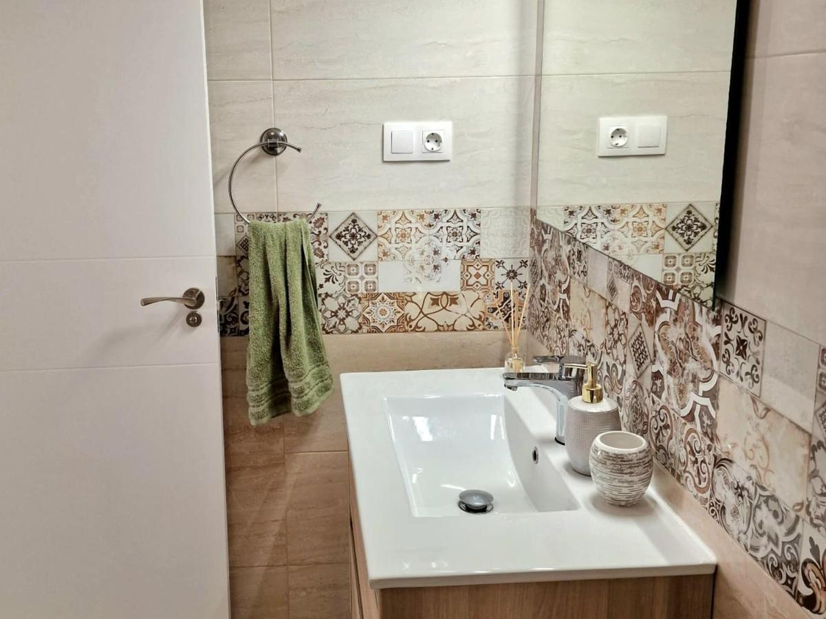 Cozy Apartment With Sea View Torrevieja Kültér fotó