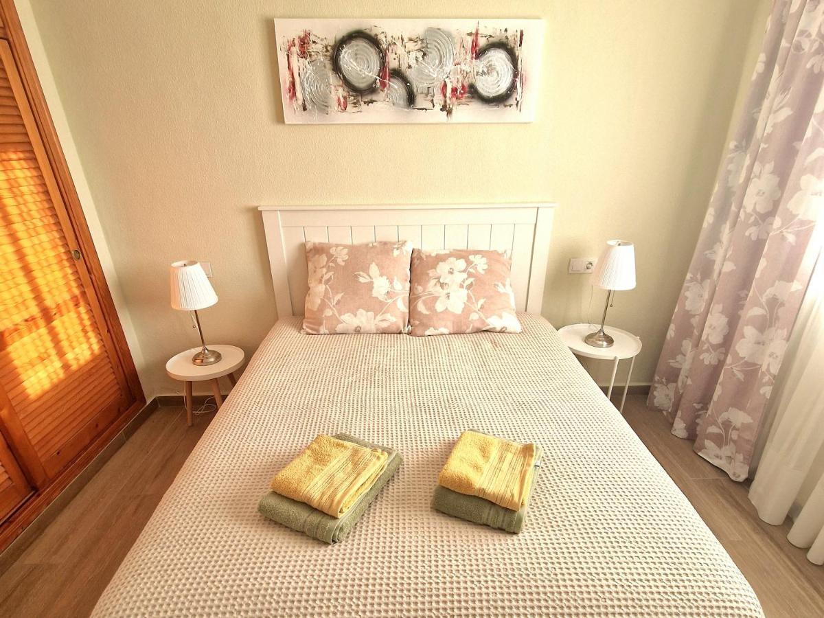 Cozy Apartment With Sea View Torrevieja Kültér fotó