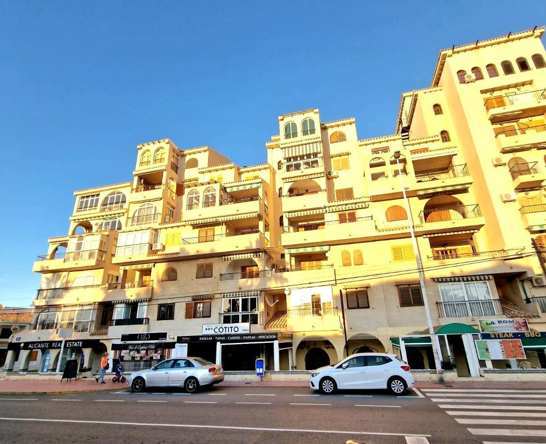Cozy Apartment With Sea View Torrevieja Kültér fotó